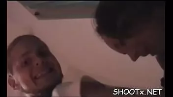 চালান যৌন-ক্ষুধার্ত শ্যামাঙ্গিনী পূর্ণতা তনয়া ঠুং ঠুং শব্দ