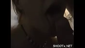 Jouer La jolie tanya au miel jouit encore et encore
