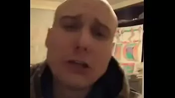 Riproduci Tom piss bur nomina quel nome per la seconda volta