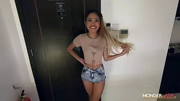 play Adolescente tailandesa entrevistada e fodida pelo novo chefe