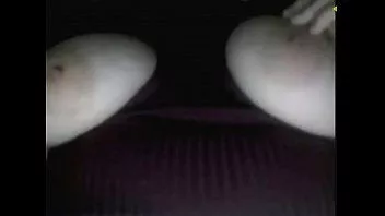 Putar Gadis-gadis besar menunjukkan payudara yang sangat bagus di kkcams