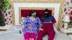 play जुनून का अनुभव करें: बड़े स्तन वाली भारतीय माँ अपने देवर के कठोर लंड की सवारी करती है