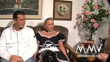 Abspielen Geile Milfs teilen sich Schwanz zu dritt