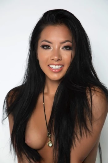 Pornstar Morgan Lee